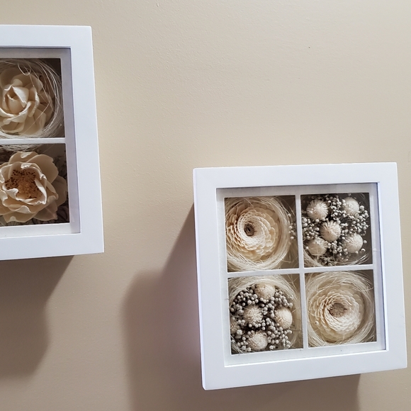 White flower wall arr - Picture 3 of 3